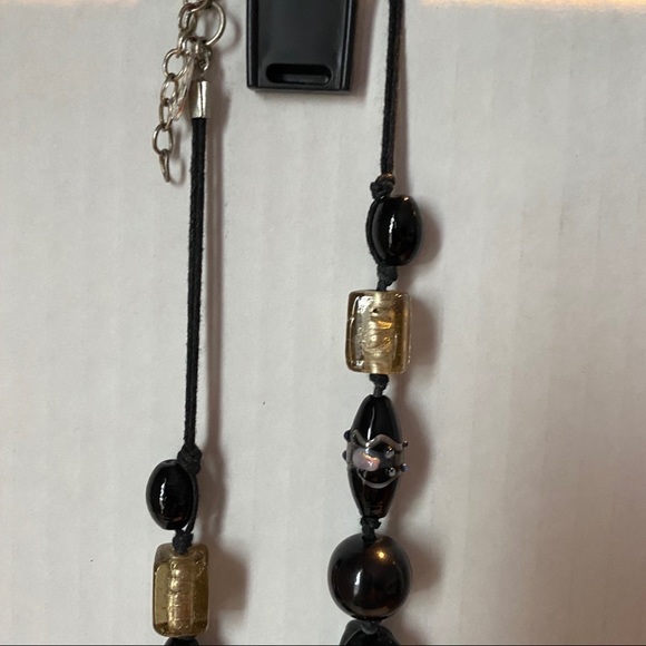 BEADED NECKLACE - Picture 5 of 9